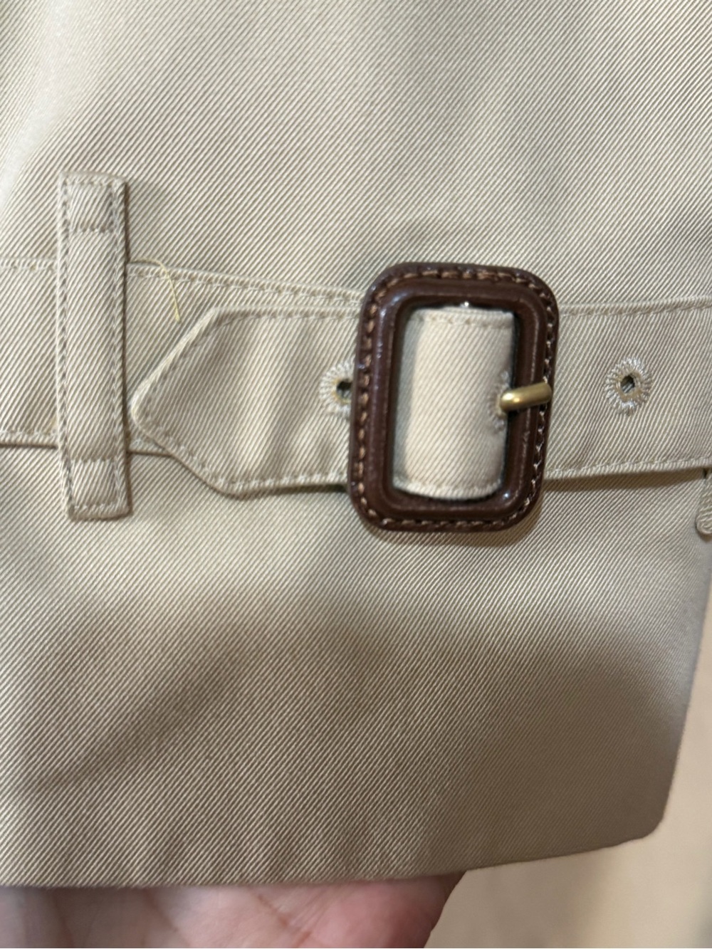 Burberry Beige Double-Breasted Trench Coat with Belt - Picture 5 of 12
